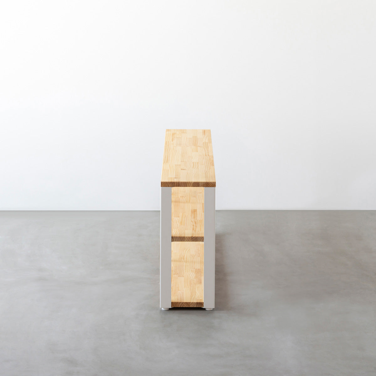 KANADEMONOのパイン材とホワイトの鉄脚のストレージシェルフS(側面)