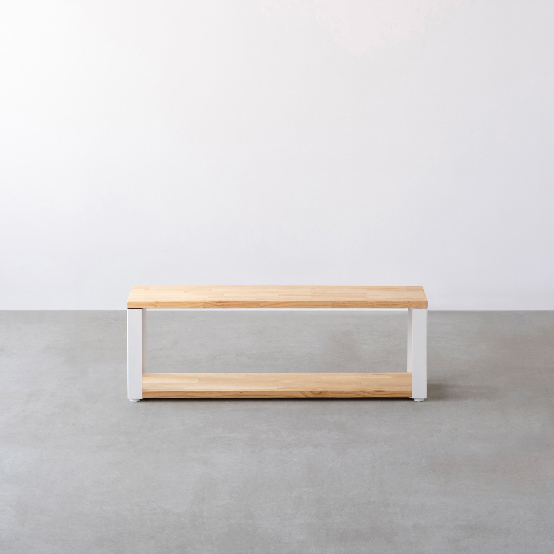 Kanademonoのパインの棚板とホワイトの鉄脚の２段ストレージシェルフS（正面）