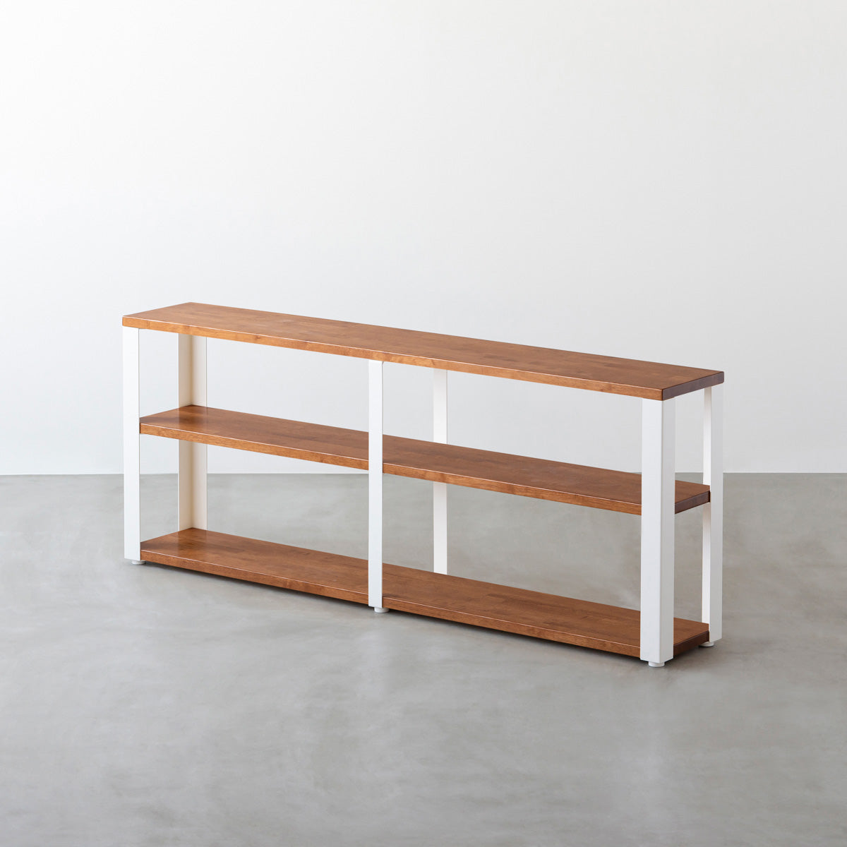 KANADEMONOのラバーウッドブラウンの棚板とホワイトの鉄脚のストレージシェルフM