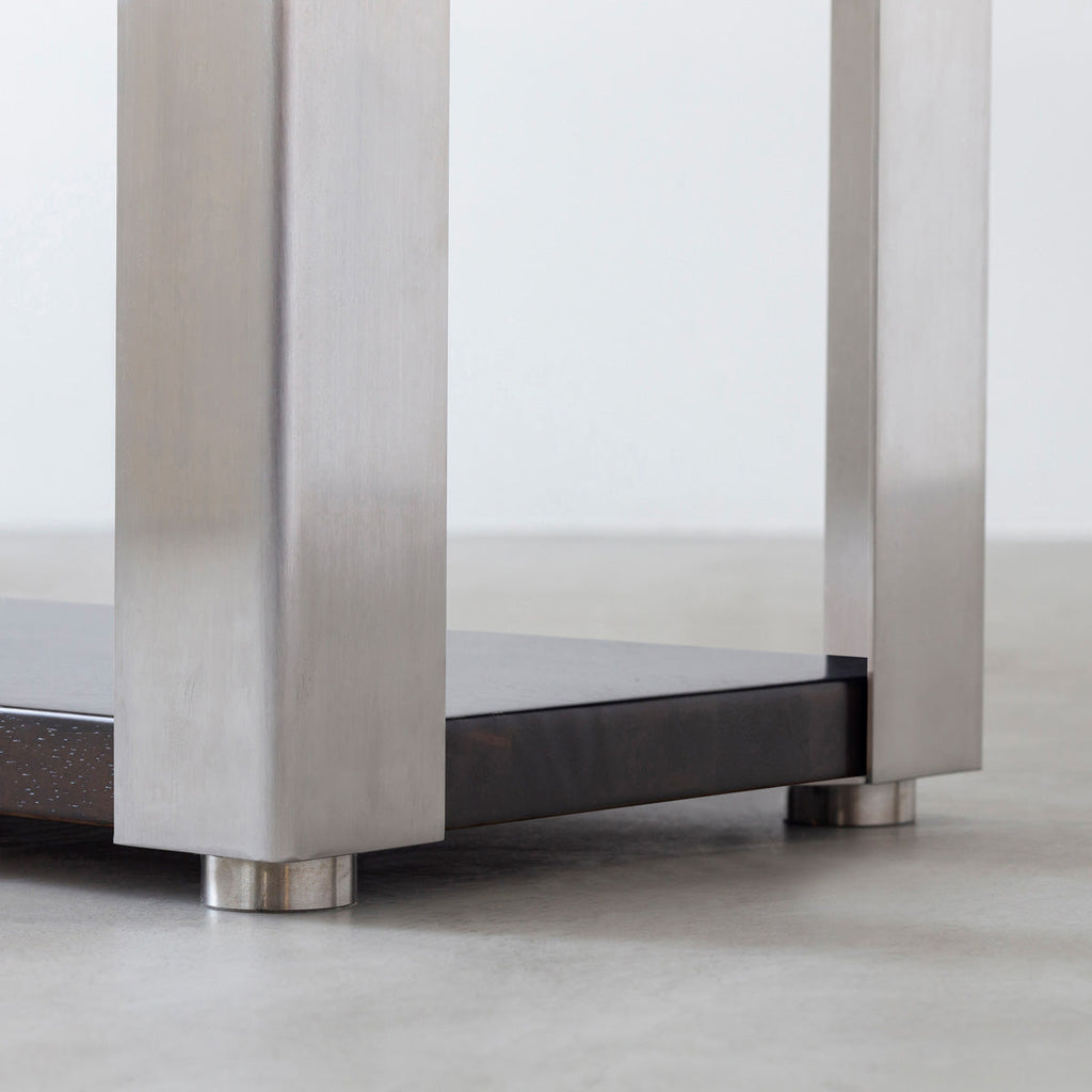 Kanademonoのラバーウッド材ブラックブラウンの棚板とステンレスの鉄脚の２段ストレージシェルフS（脚）