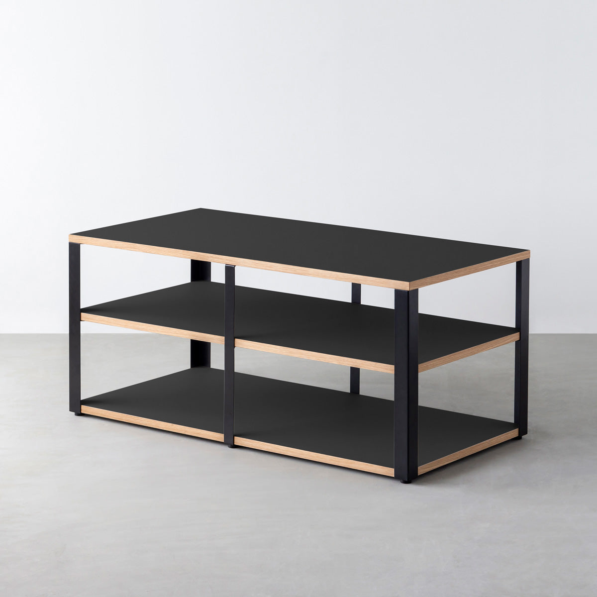 KanademonoのリノリウムNero棚板とマットブラック鉄脚のストレージシェルフ幅121~160cm（奥行41~80cm）