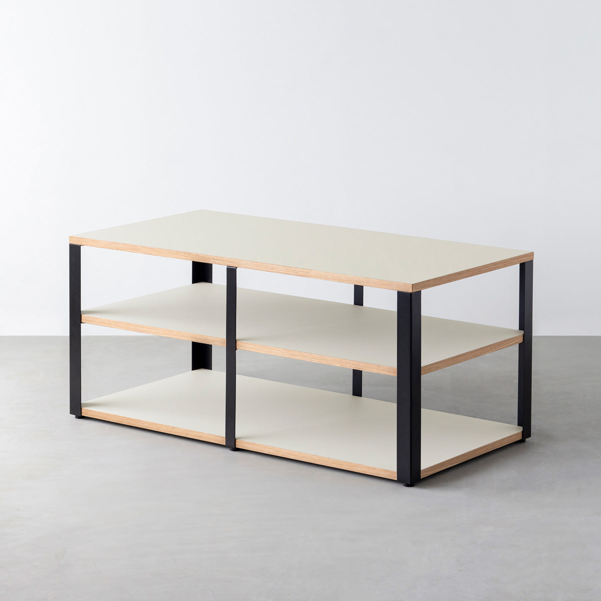 KanademonoのリノリウムMushroom棚板とマットブラック鉄脚のストレージシェルフ幅121~160cm（奥行41~80cm）