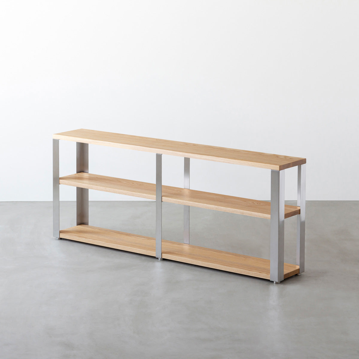 KANADEMONOのホワイトアッシュの棚板とステンレス脚のストレージシェルフM