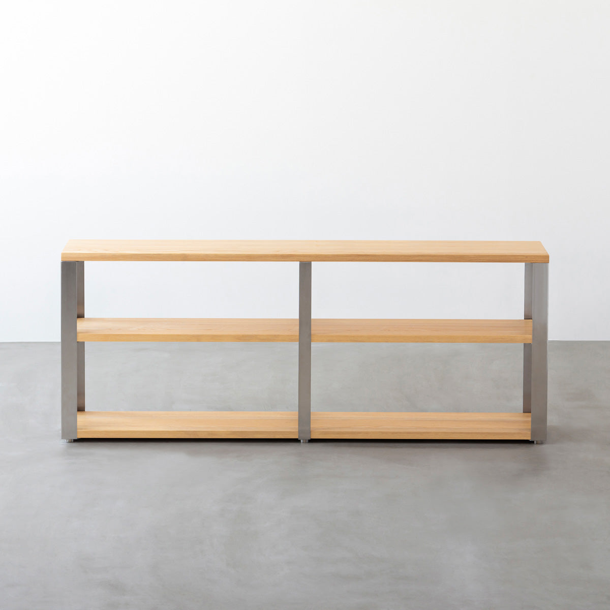 KANADEMONOのホワイトアッシュの棚板とステンレス脚のストレージシェルフM(正面)