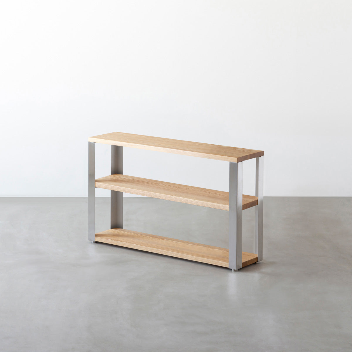 KANADEMONOのホワイトアッシュの棚板とステンレス脚のストレージシェルフS