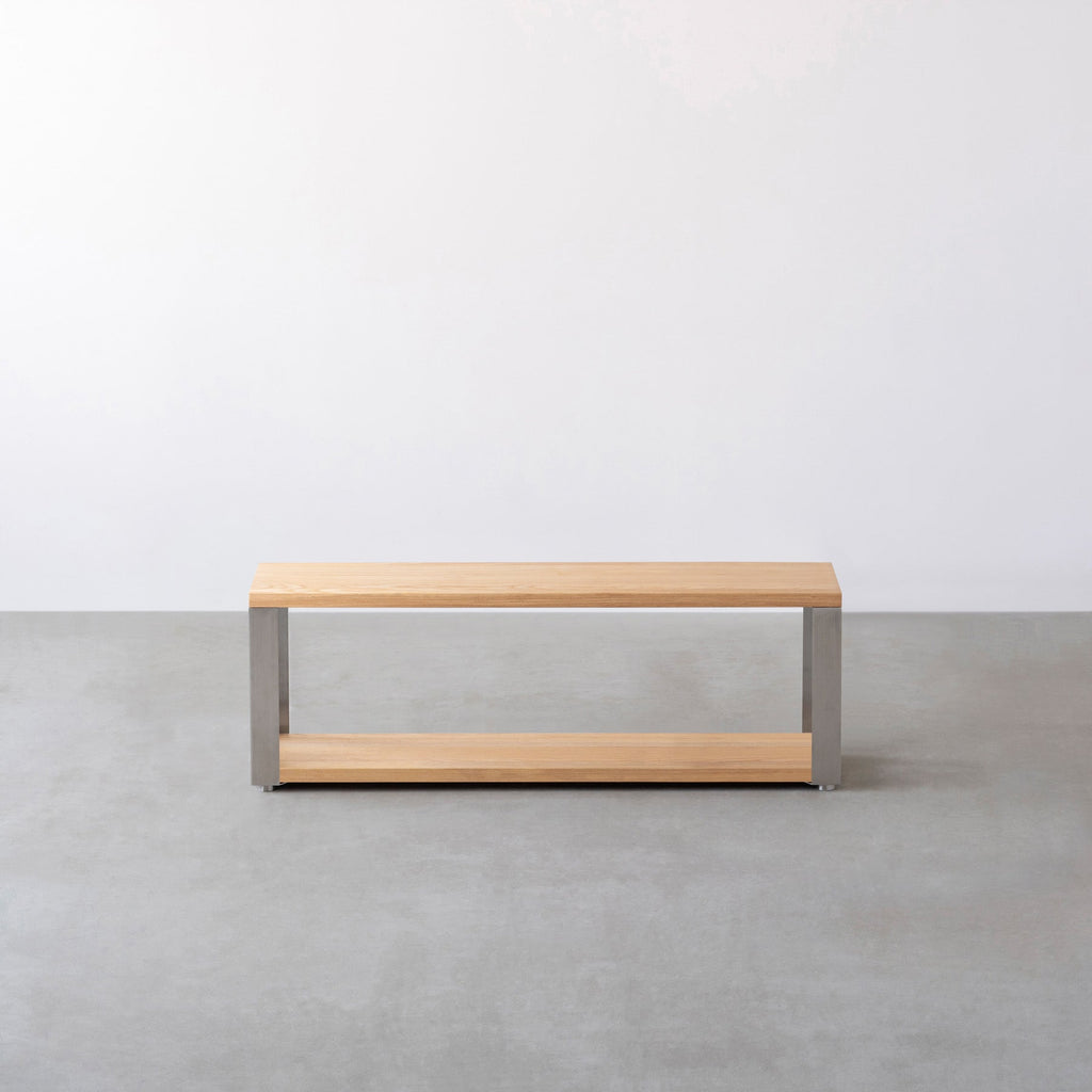 Kanademonoの無垢材ホワイトアッシュの棚板とステンレスの鉄脚の２段ストレージシェルフS（正面）