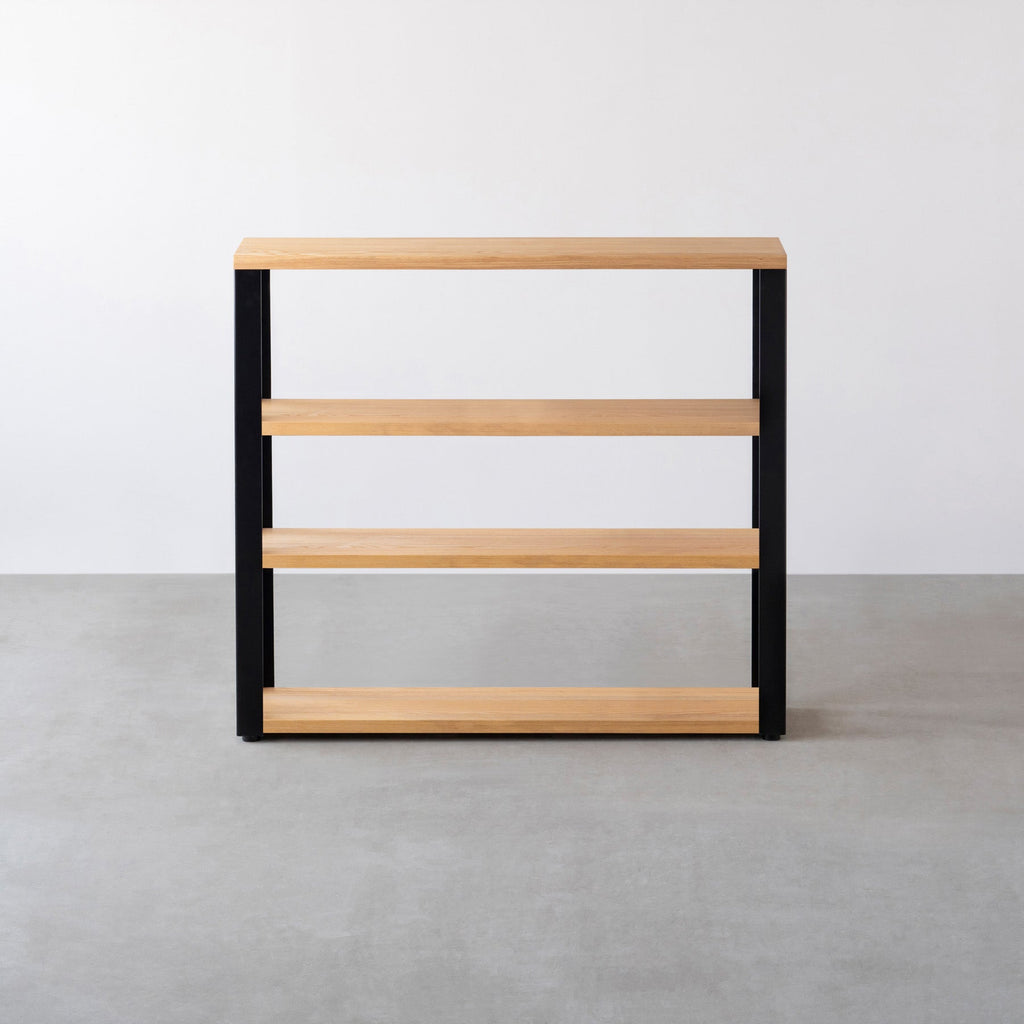 Kanademonoのホワイトアッシュ無垢材の棚板とマットブラックの鉄脚の４段ストレージシェルフS（正面）