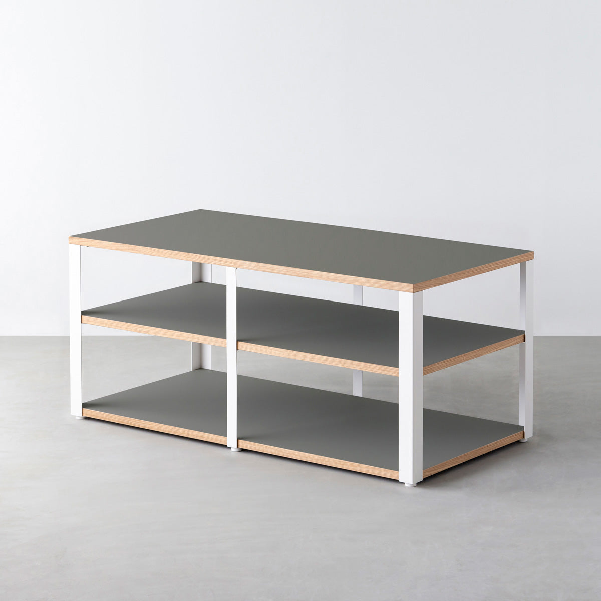 KanademonoのリノリウムPewter棚板とマットホワイト鉄脚のストレージシェルフ幅121~160cm（奥行41~80cm）