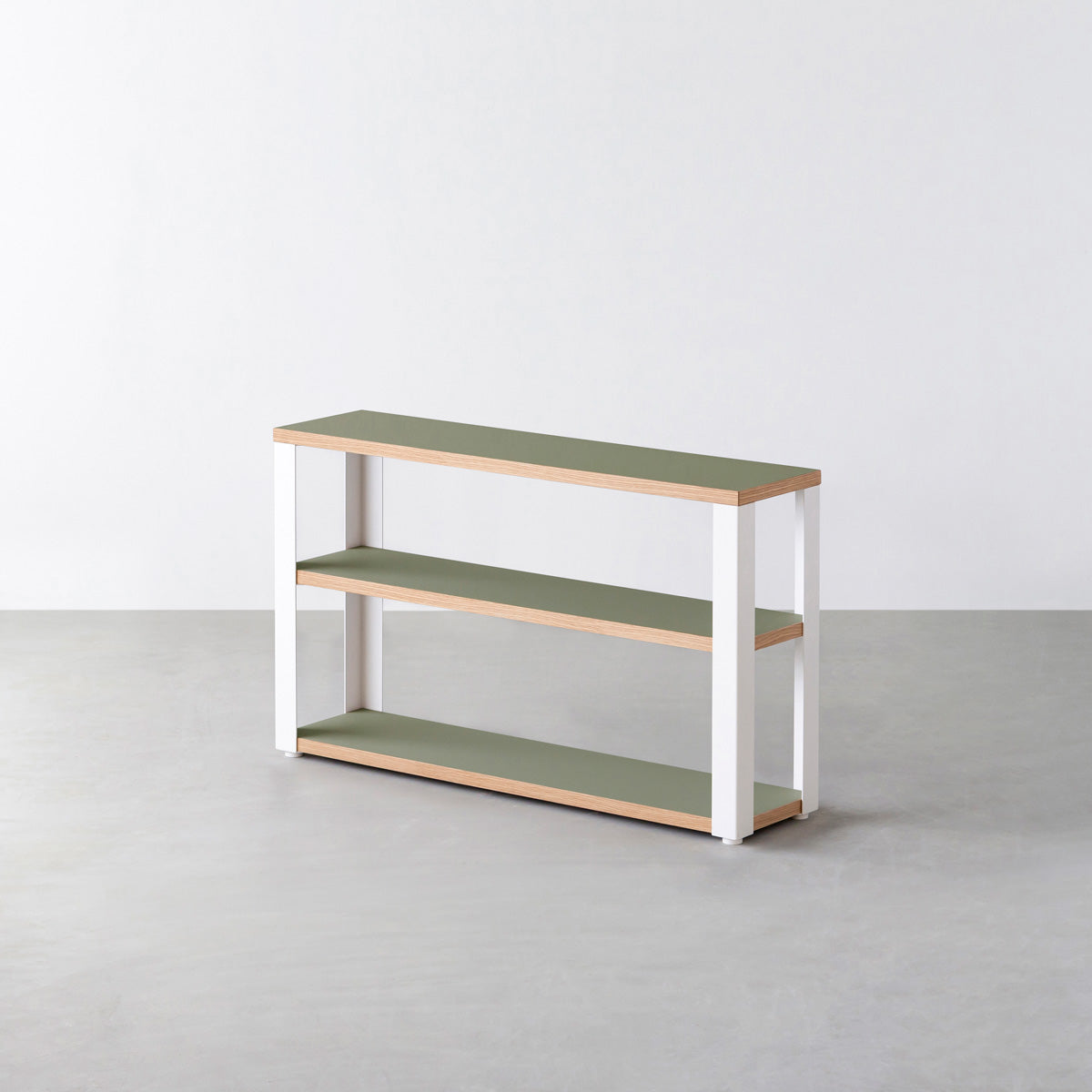 KanademonoのリノリウムOlive棚板とマットホワイト鉄脚のストレージシェルフ幅60~120cm（オーク）