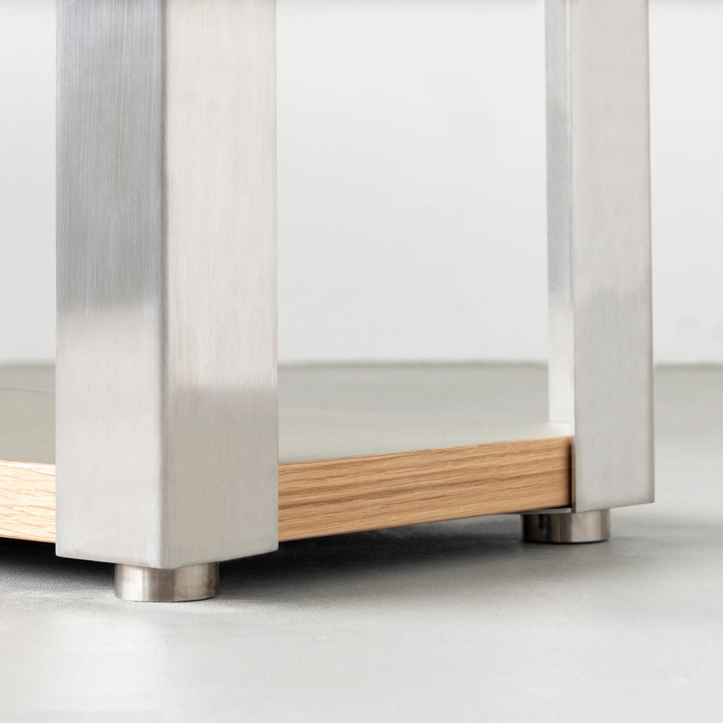 Kanademonoのリノリウム素材の棚板にステンレスフレームを組み合わせた２段ストレージシェルフ /Pebble（フレーム）