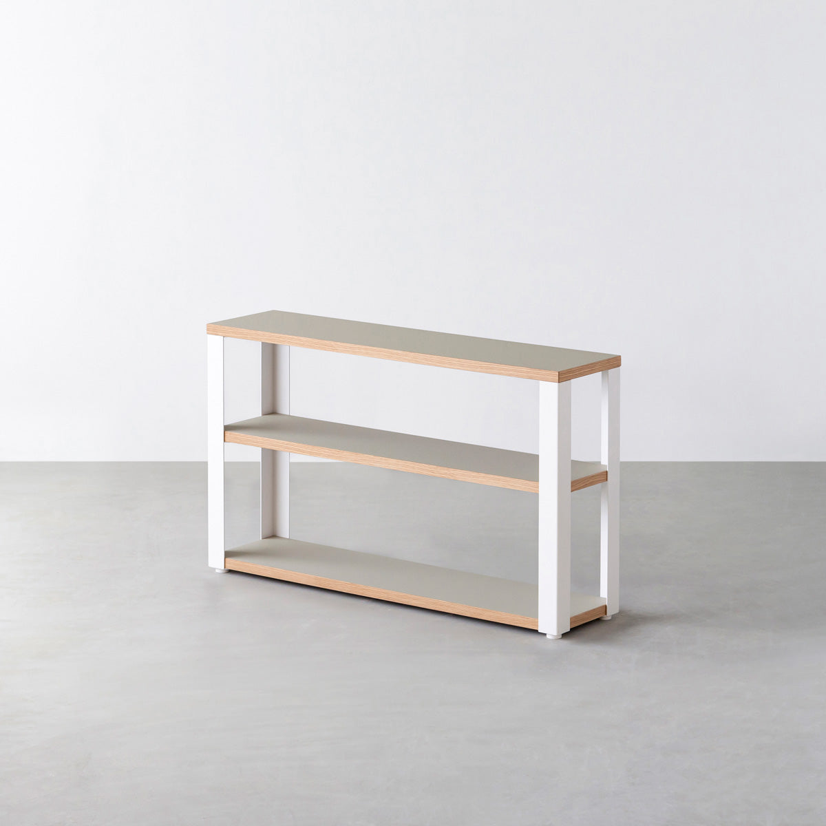 KanademonoのリノリウムPebble棚板とマットホワイト鉄脚のストレージシェルフ幅60~120cm（オーク）