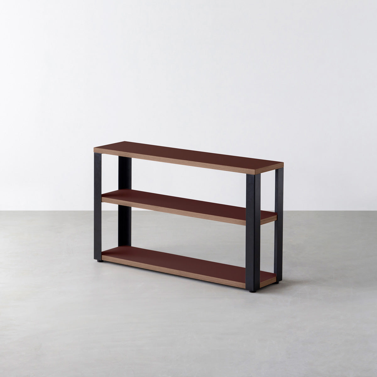 KanademonoのリノリウムBurgundy棚板とマットブラック鉄脚のストレージシェルフ幅60~120cm（ウォルナット）