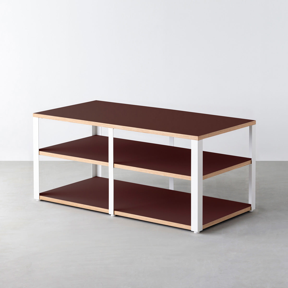 KanademonoのリノリウムBurgundy棚板とマットホワイト鉄脚のストレージシェルフ幅121~160cm（奥行41~80cm）