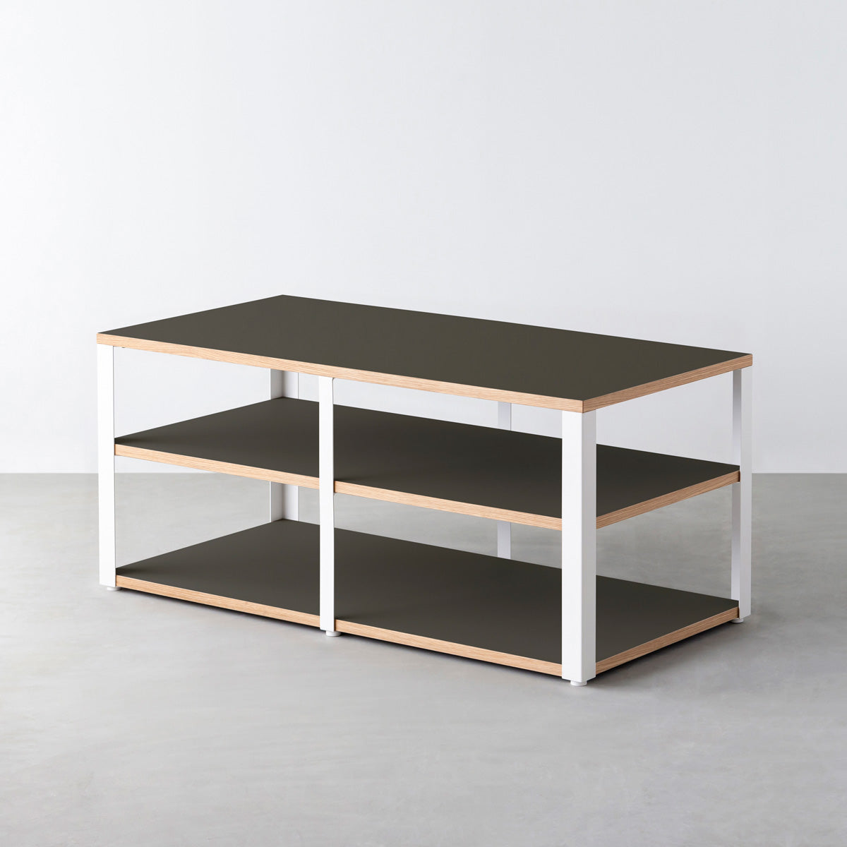 KanademonoのリノリウムIron棚板とマットホワイト鉄脚のストレージシェルフ幅121~160cm（奥行41~80cm）