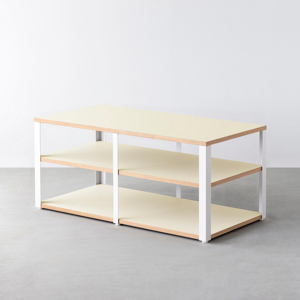 KanademonoのリノリウムPearl棚板とマットホワイト鉄脚のストレージシェルフ幅121~160cm（奥行41~80cm）