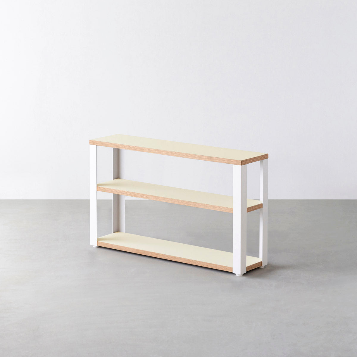 KanademonoのリノリウムPearl棚板とマットホワイト鉄脚のストレージシェルフ幅60~120cm（オーク）