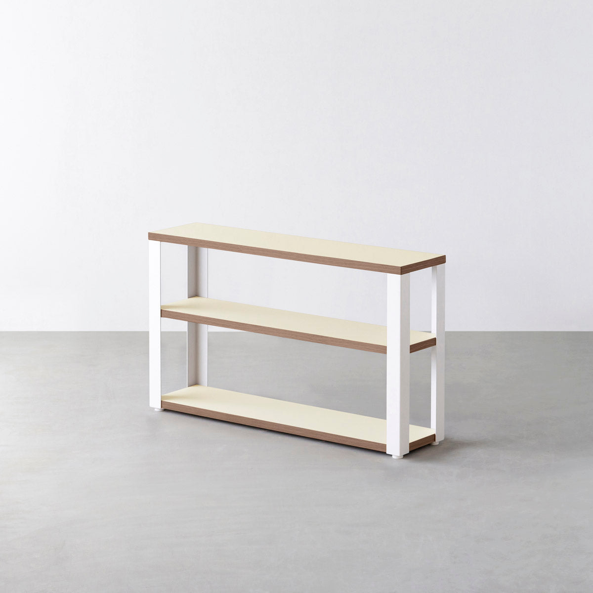 KanademonoのリノリウムPearl棚板とマットホワイト鉄脚のストレージシェルフ幅60~120cm（ウォルナット）