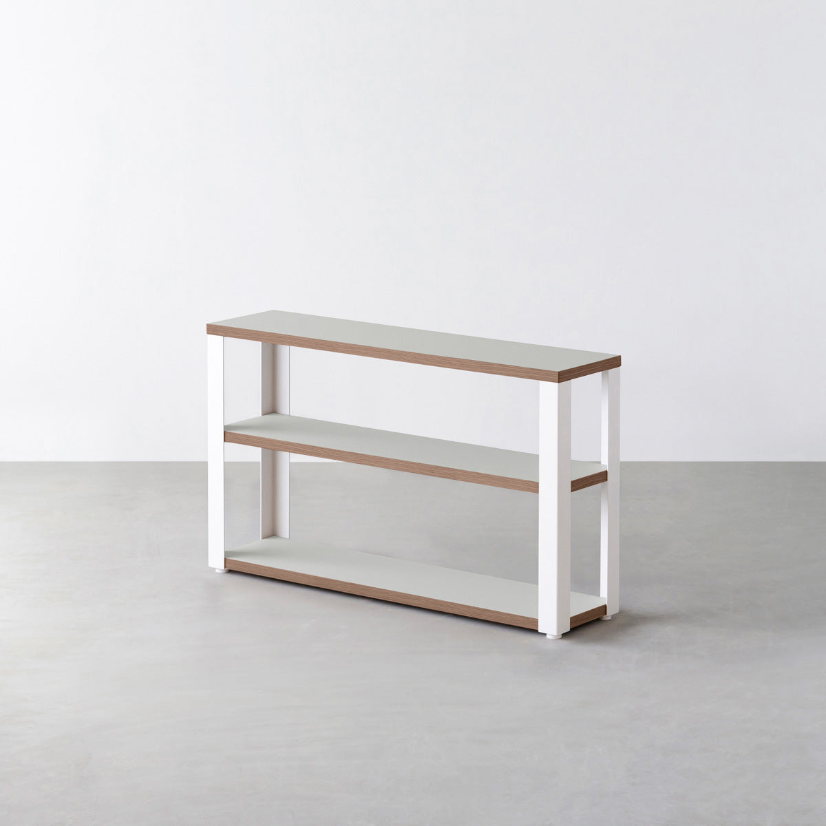 KanademonoのリノリウムVapour棚板とマットホワイト鉄脚のストレージシェルフ幅60~120cm（ウォルナット）