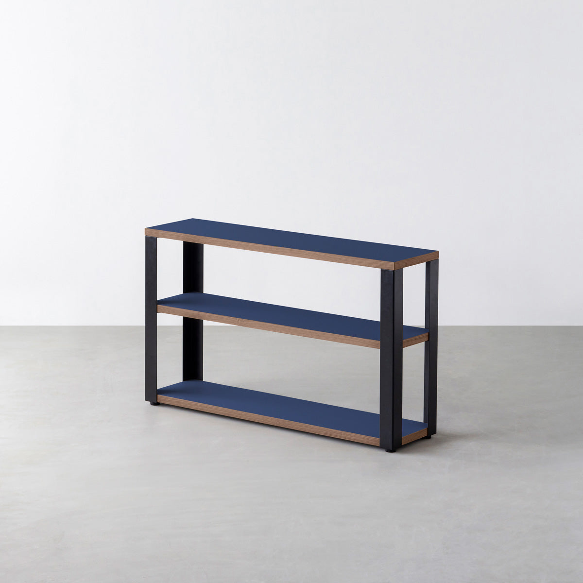 KanademonoのリノリウムMidnight_blue棚板とマットブラック鉄脚のストレージシェルフ幅60~120cm（ウォルナット）