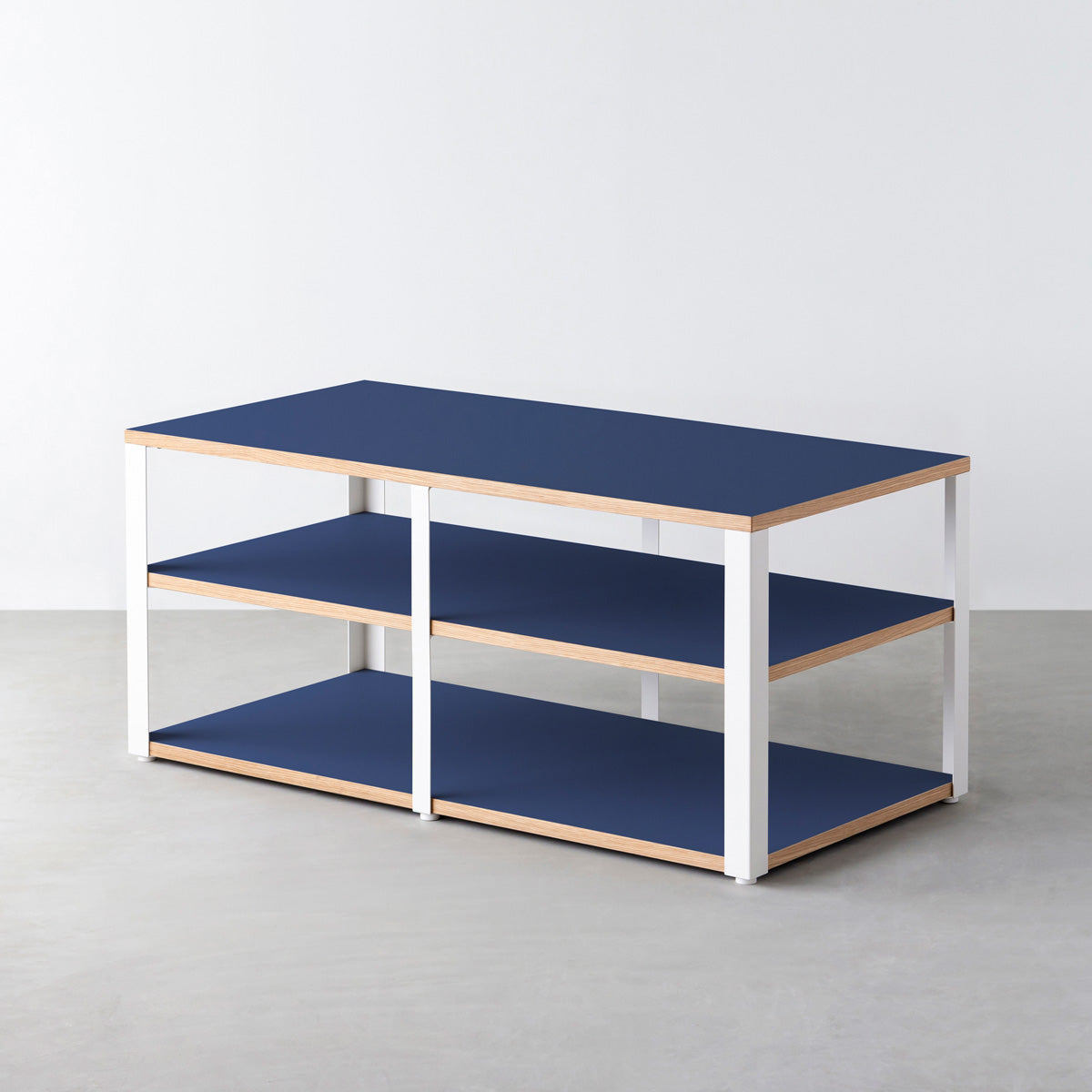 KanademonoのリノリウムMidnight_blue棚板とマットホワイト鉄脚のストレージシェルフ幅121~160cm（奥行41~80cm）