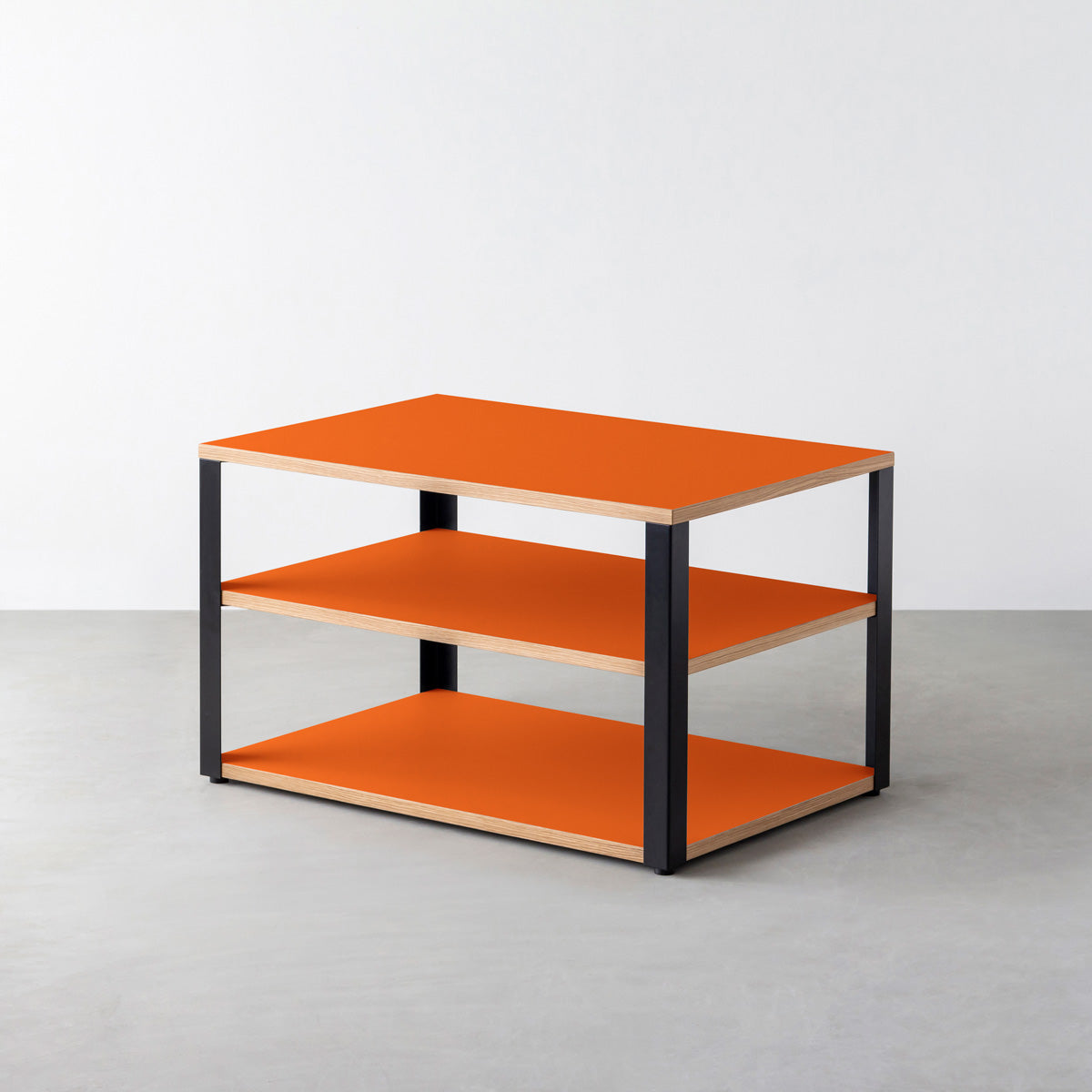 KanademonoのリノリウムOrange_blast棚板とマットブラック鉄脚のストレージシェルフ幅60~120cm（奥行30~40cm）