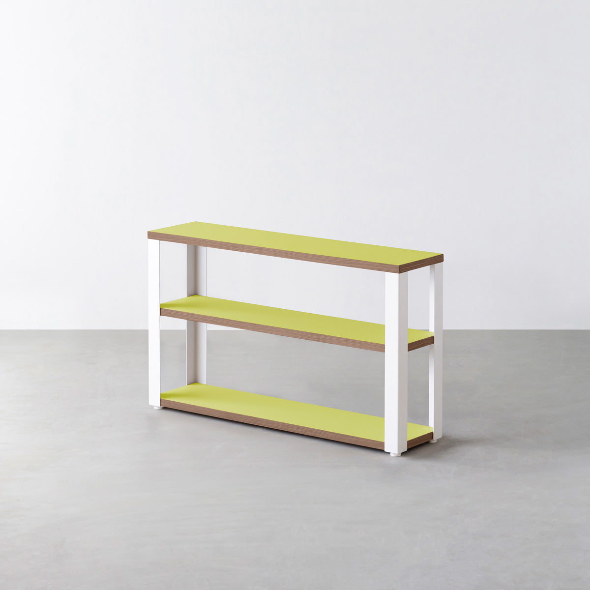 KanademonoのリノリウムSpring_green棚板とマットホワイト鉄脚のストレージシェルフ幅60~120cm（ウォルナット）