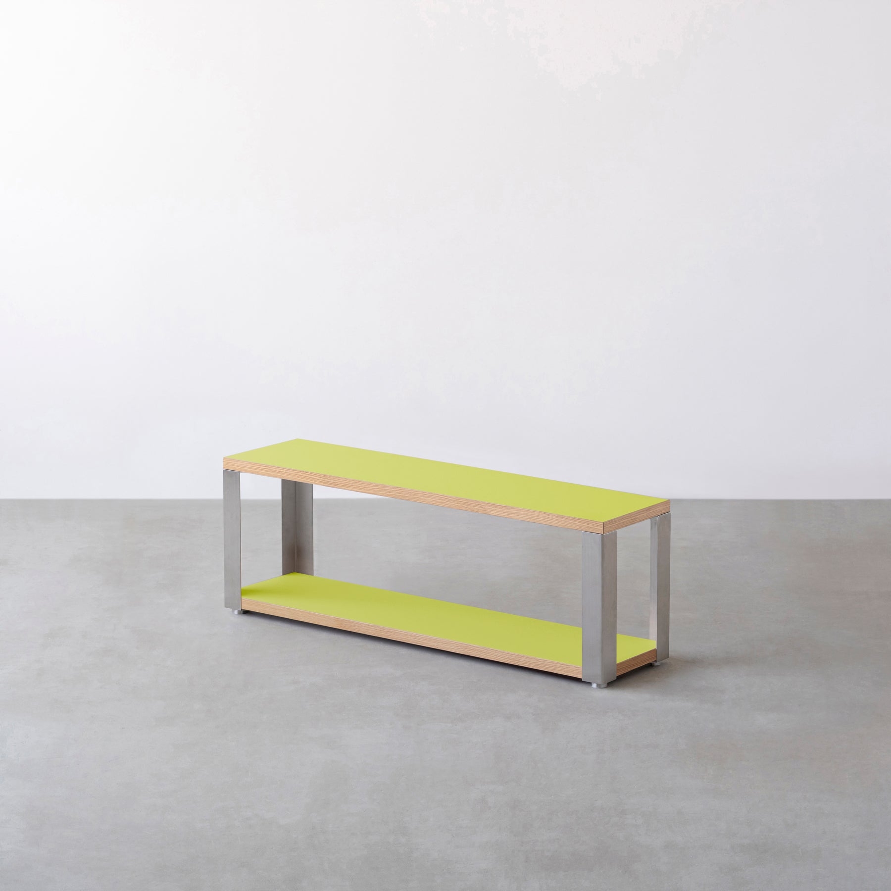 Kanademonoのリノリウム素材の棚板にステンレスフレームを組み合わせた２段ストレージシェルフ /Spring_green