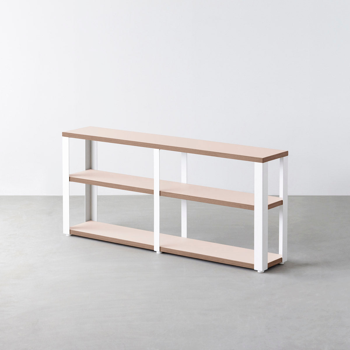 KanademonoのリノリウムPowder棚板とマットホワイト鉄脚のストレージシェルフ幅121~160cm（ウォルナット）