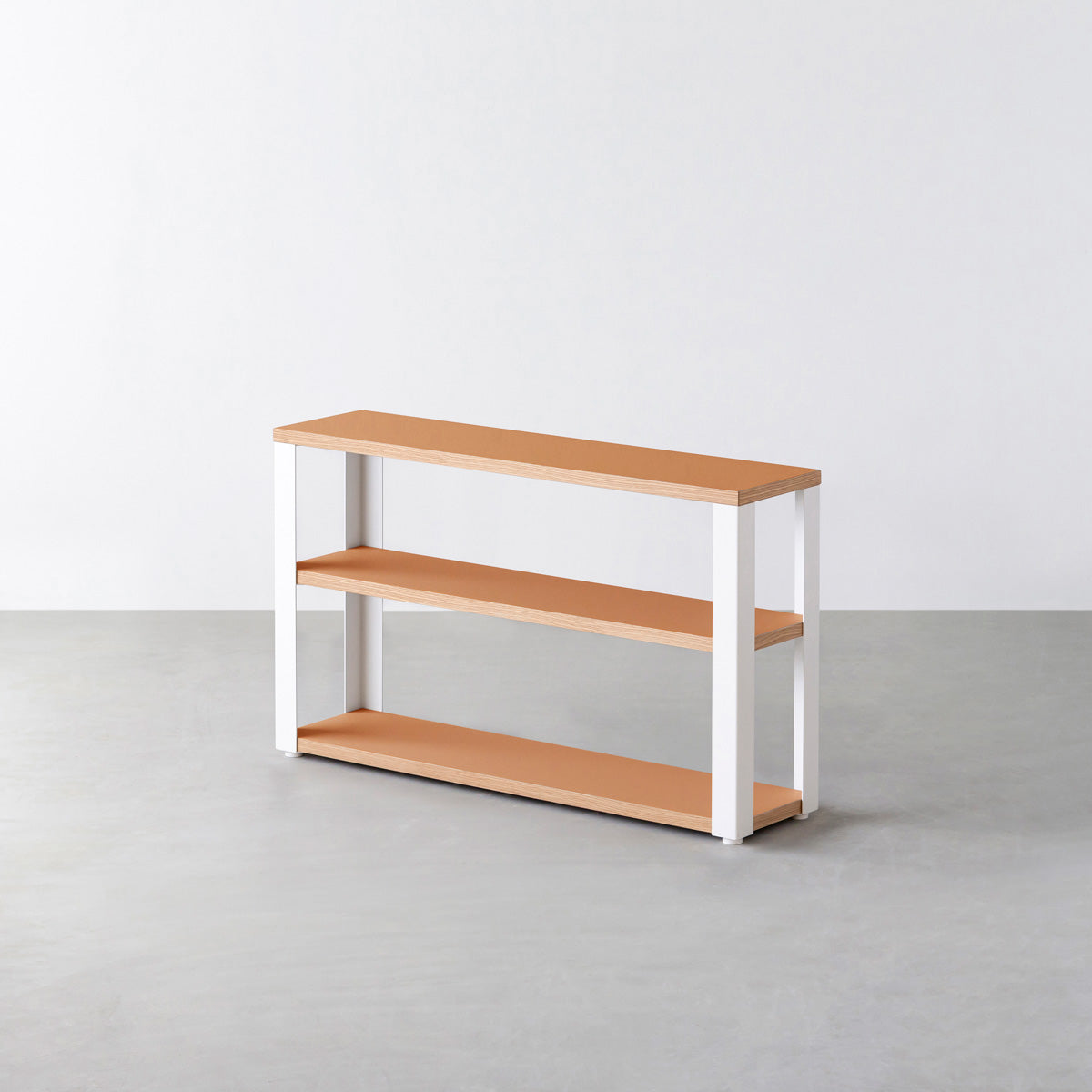KanademonoのリノリウムLeather棚板とマットホワイト鉄脚のストレージシェルフ幅60~120cm（オーク）