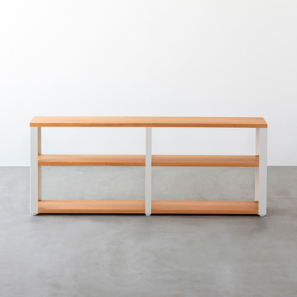 KANADEMONOのブラックチェリーの棚板とホワイトの鉄脚のストレージシェルフM(正面)