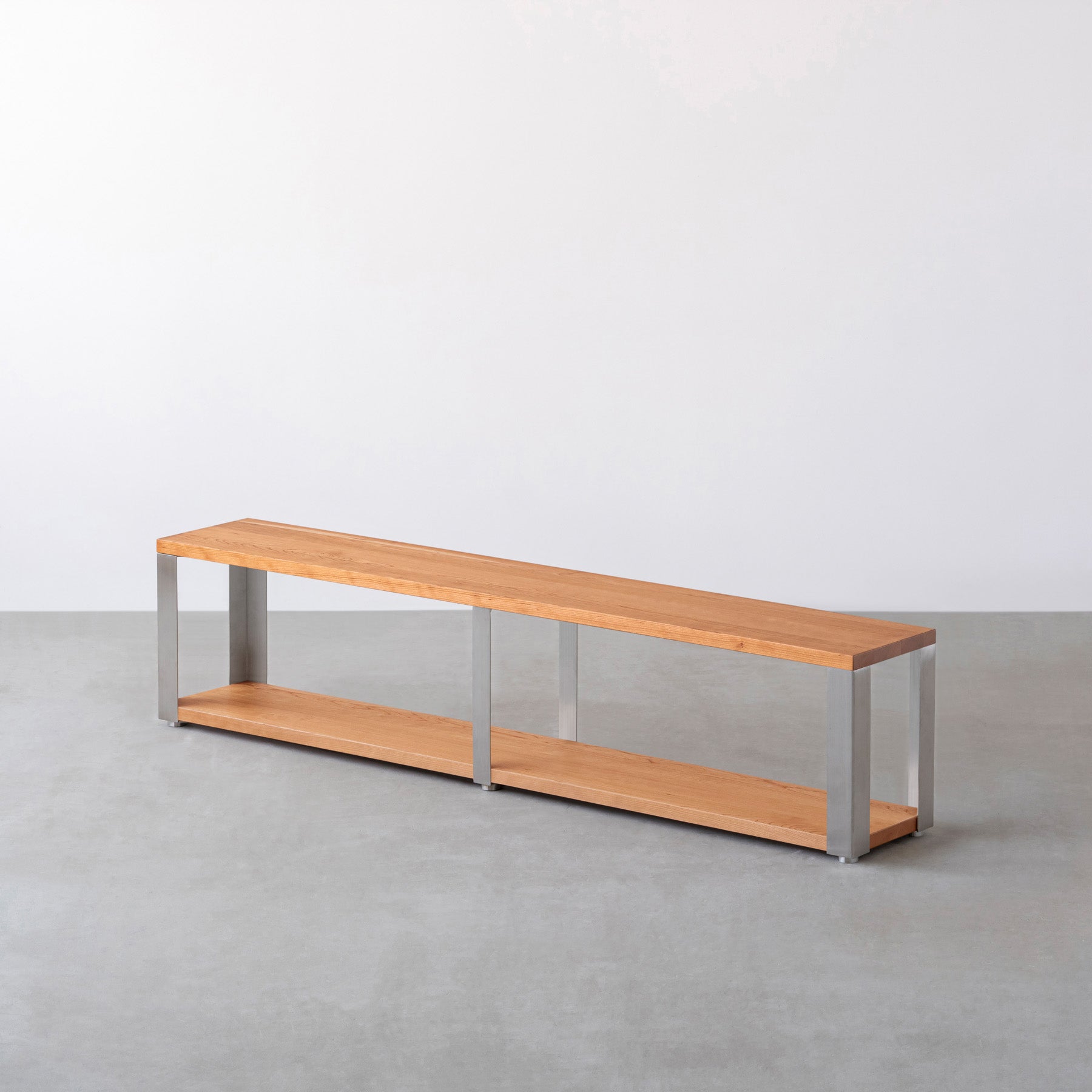 Kanademonoの無垢材ブラックチェリーの棚板とステンレスの鉄脚の２段ストレージシェルフM