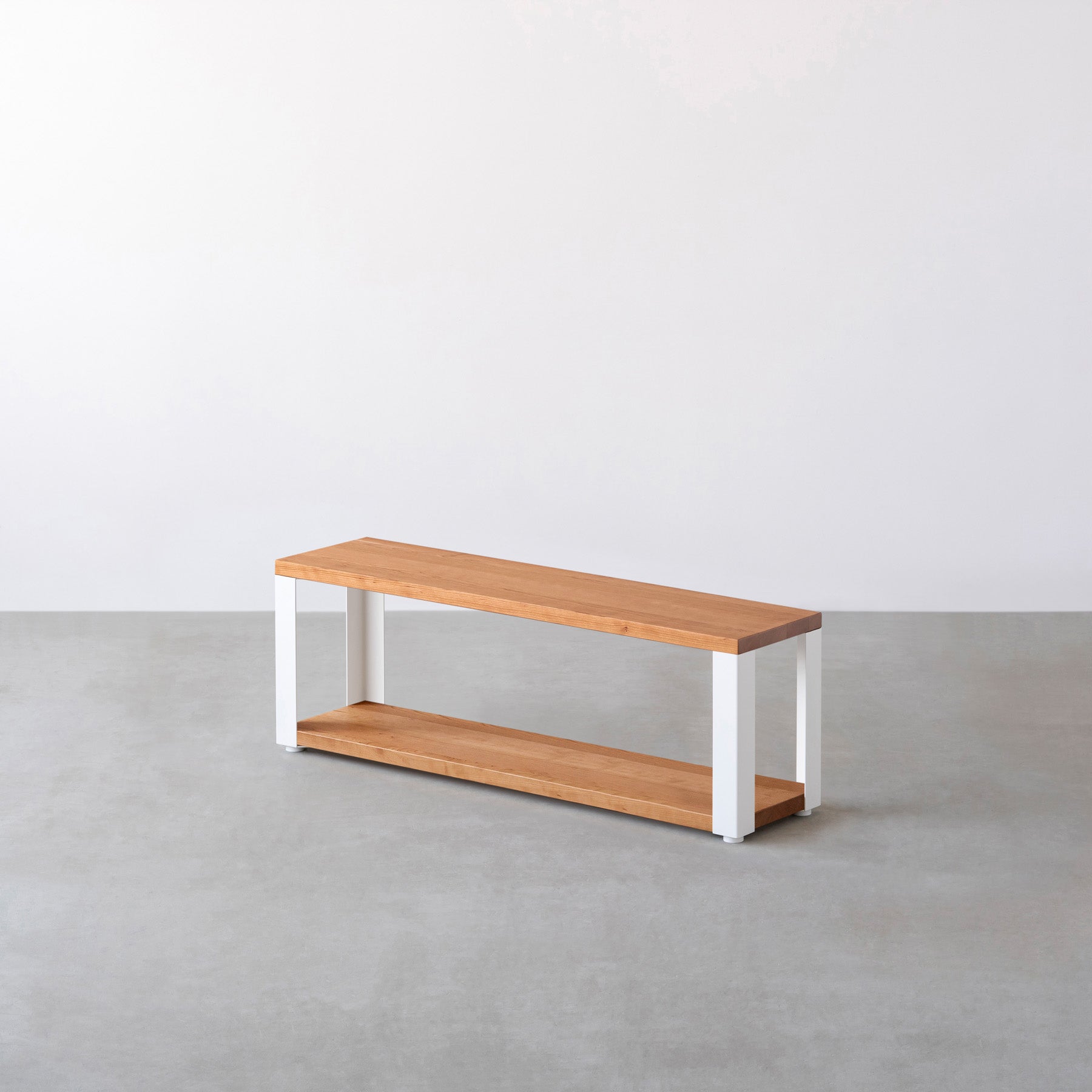 Kanademonoの無垢材ブラックチェリーの棚板とホワイトの鉄脚の２段ストレージシェルフS