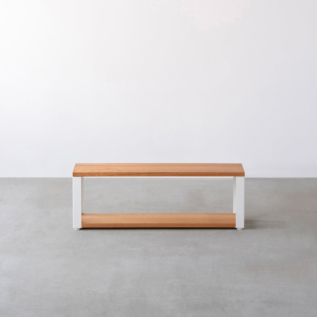 Kanademonoの無垢材ブラックチェリーの棚板とホワイトの鉄脚の２段ストレージシェルフS（正面）