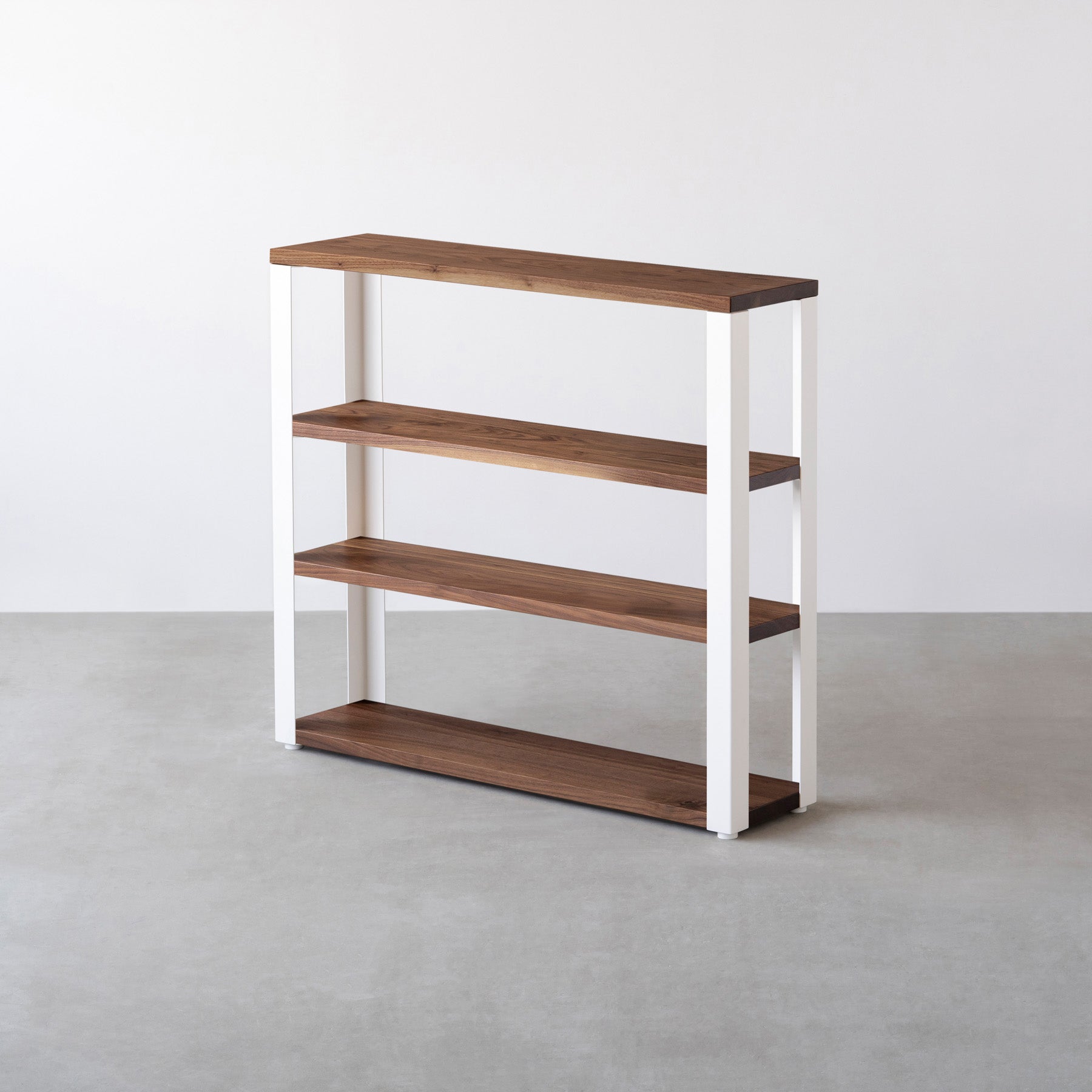 Kanademonoのウォルナットの棚板とホワイトの鉄脚の４段ストレージシェルフS