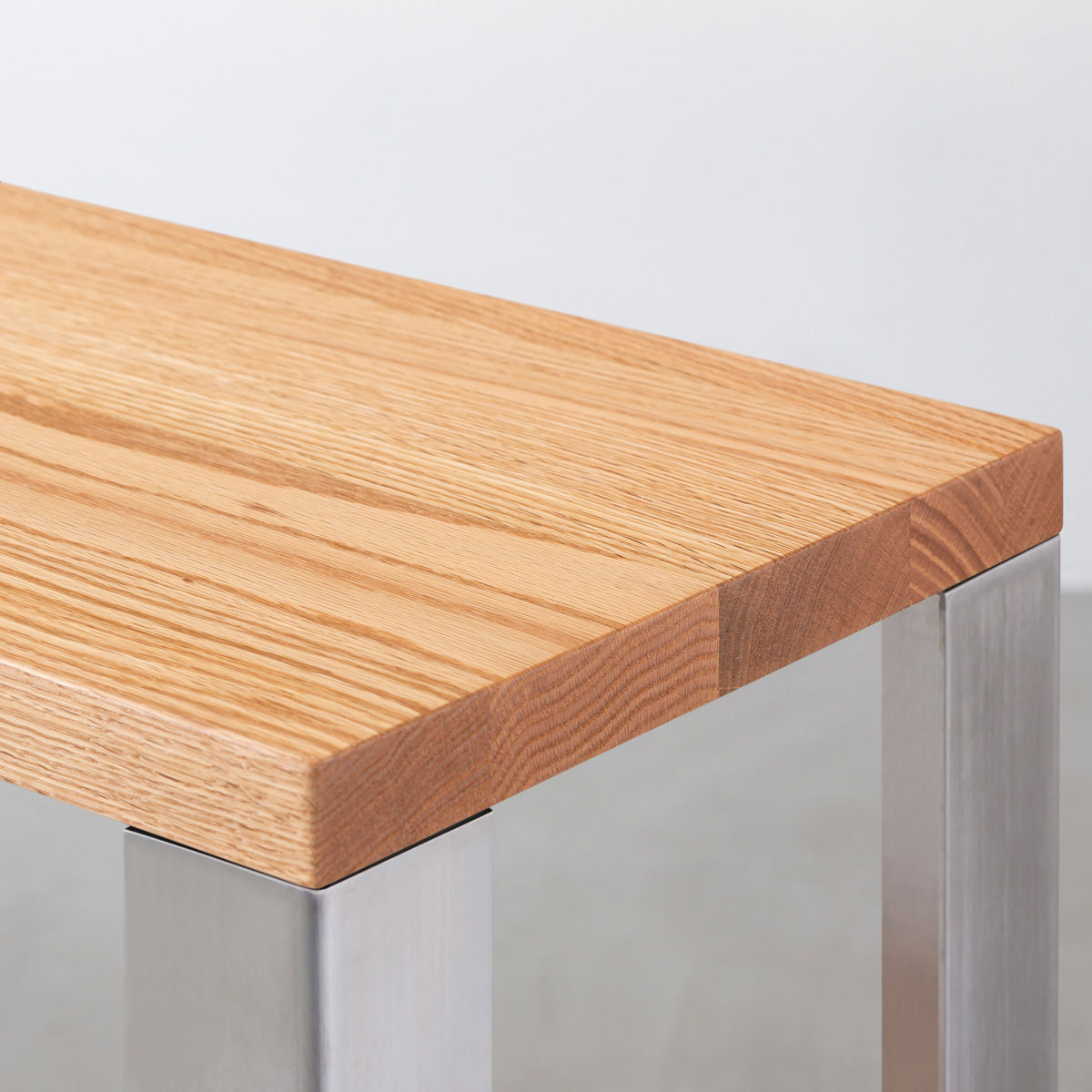 スマート造作ストレージシェルフ 2段 / 無垢 レッドオーク × ステンレススチール脚