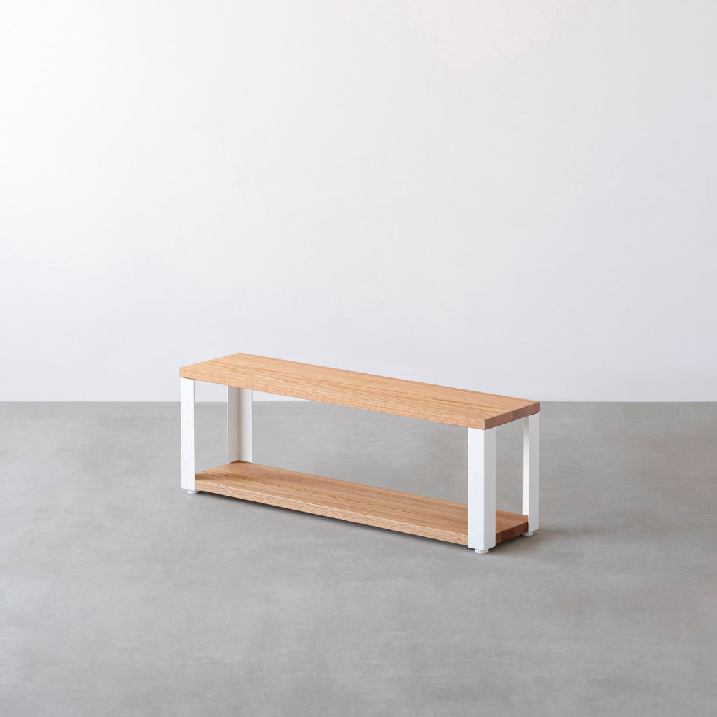 Kanademonoの無垢材レッドオークの棚板とホワイトの鉄脚の２段ストレージシェルフS