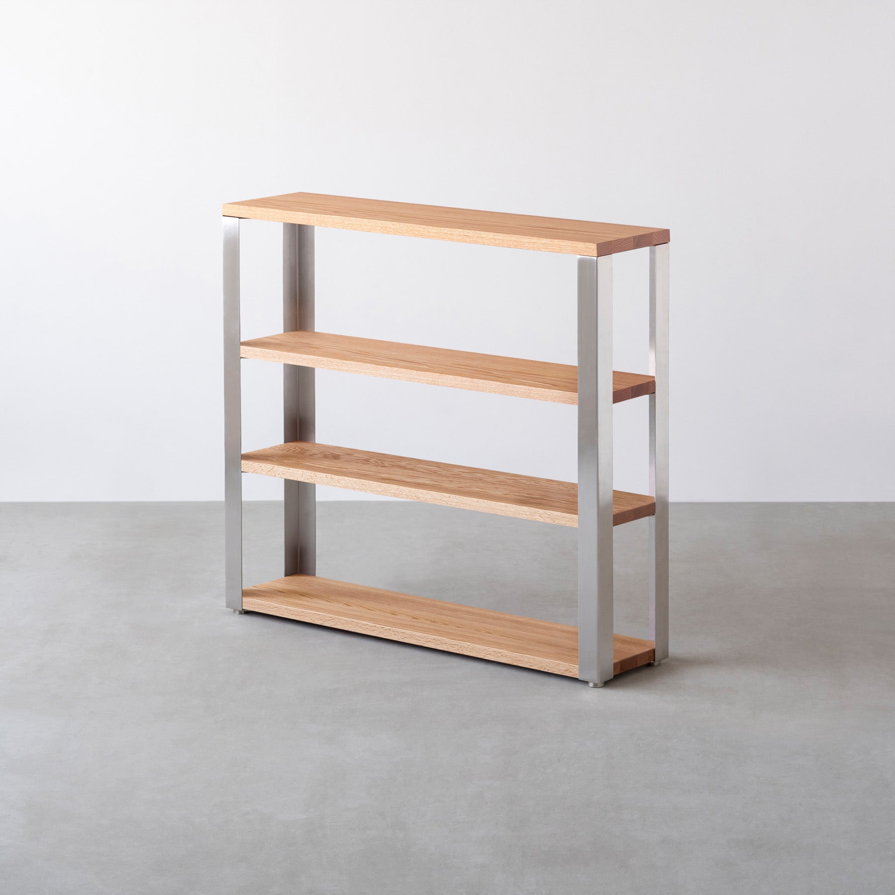 Kanademonoの無垢材レッドオークの棚板とステンレスの鉄脚の４段ストレージシェルフS