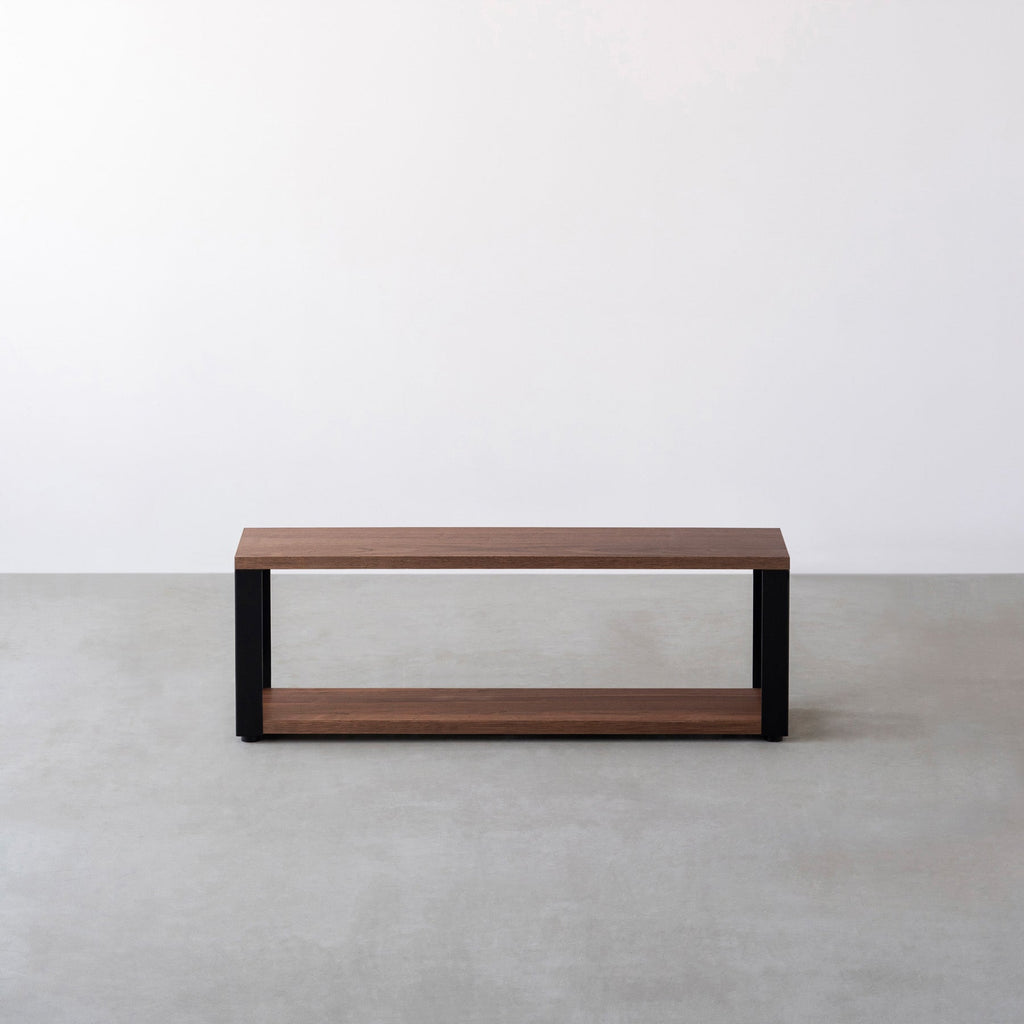 Kanademonoのウォルナットの棚板とマットブラックの鉄脚の２段ストレージシェルフS（正面）