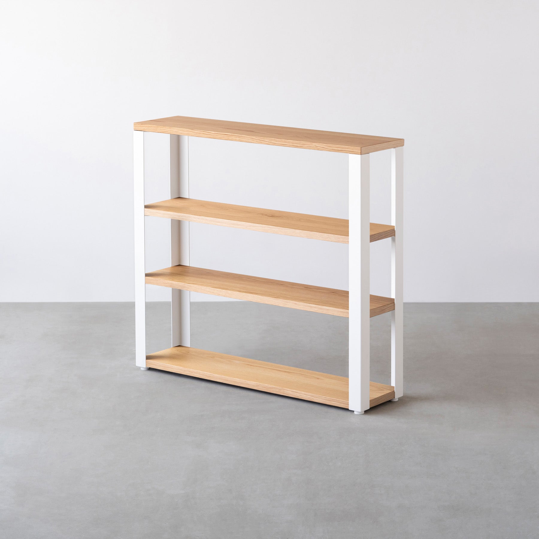 Kanademonoのホワイトオークの棚板とホワイトの鉄脚の４段ストレージシェルフS