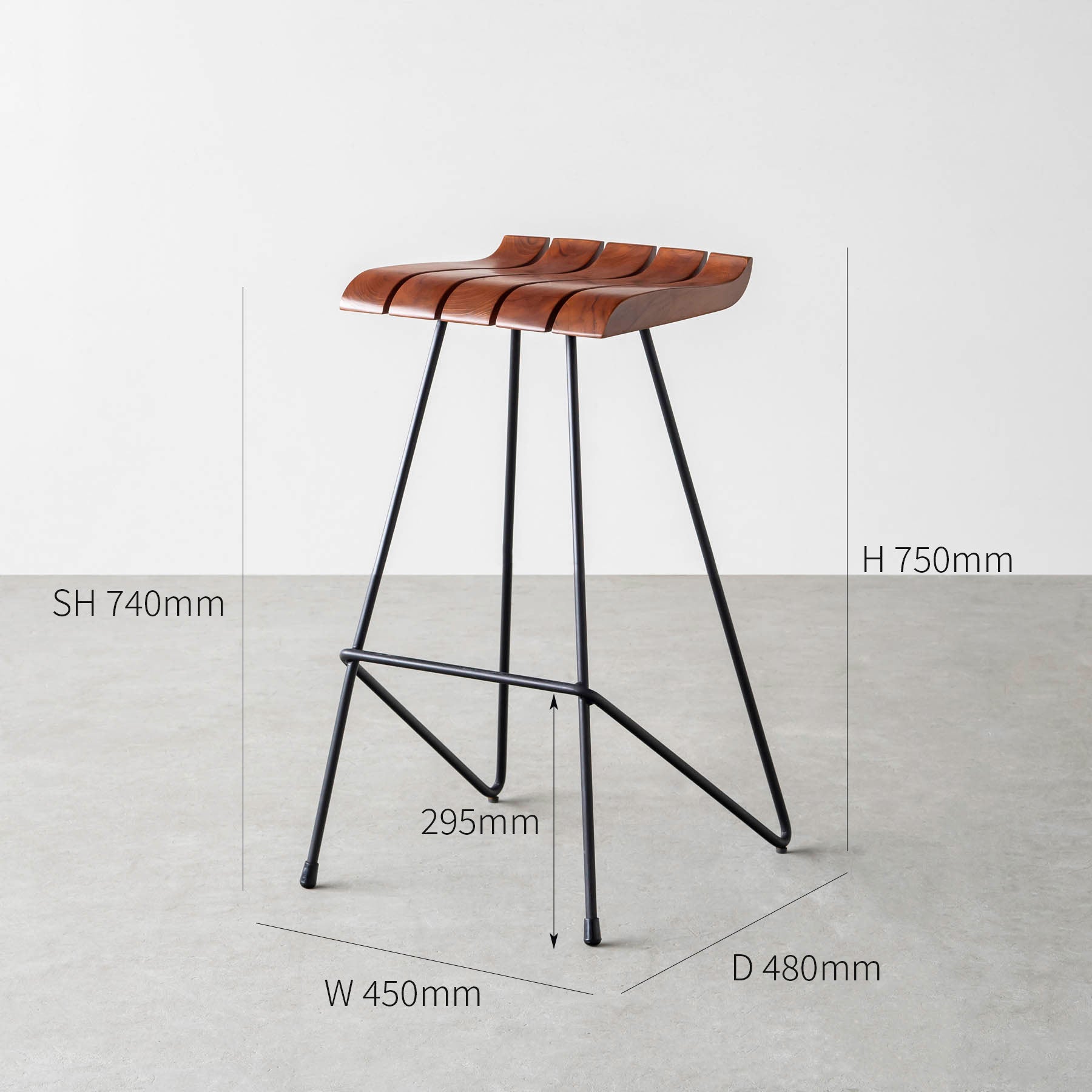 チーク無垢材とスチール脚のハイチェア（サイズ画像１）