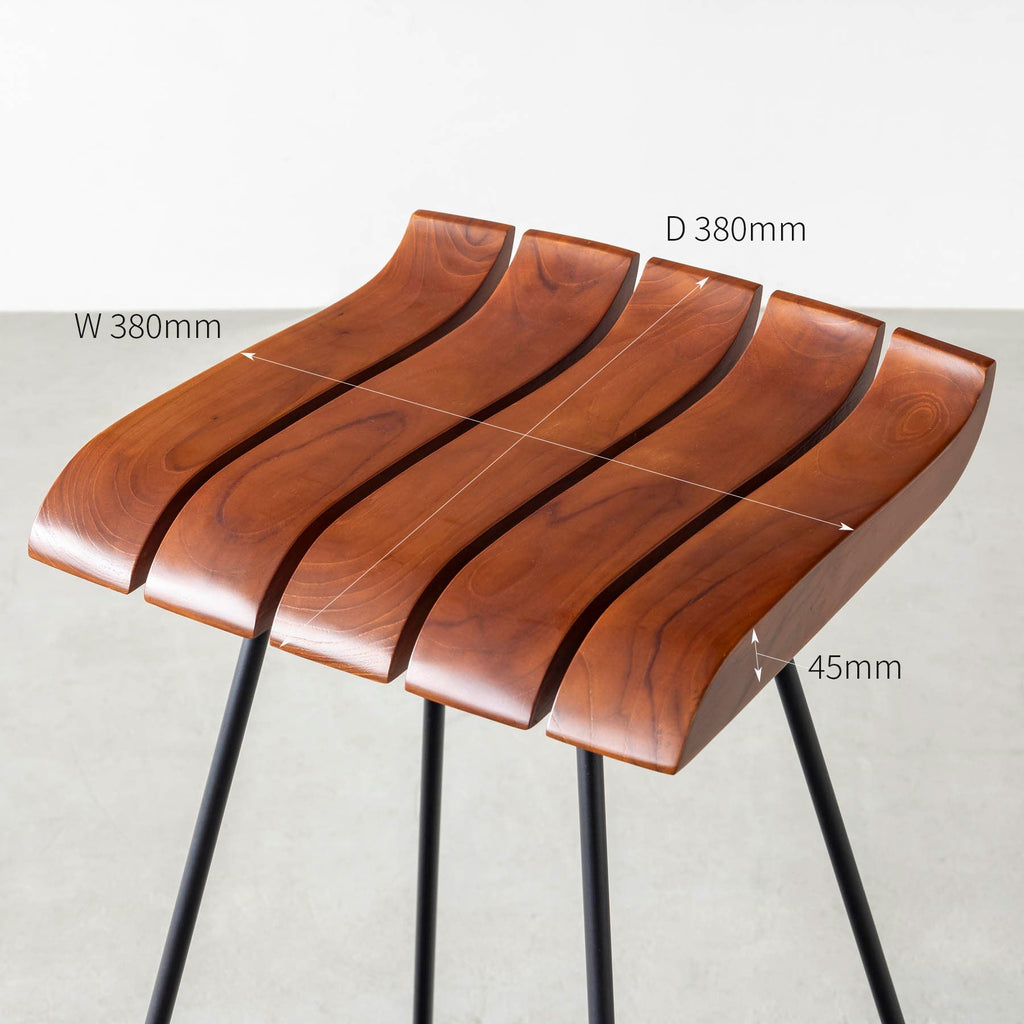 チーク無垢材とスチール脚のハイチェア（サイズ画像２）