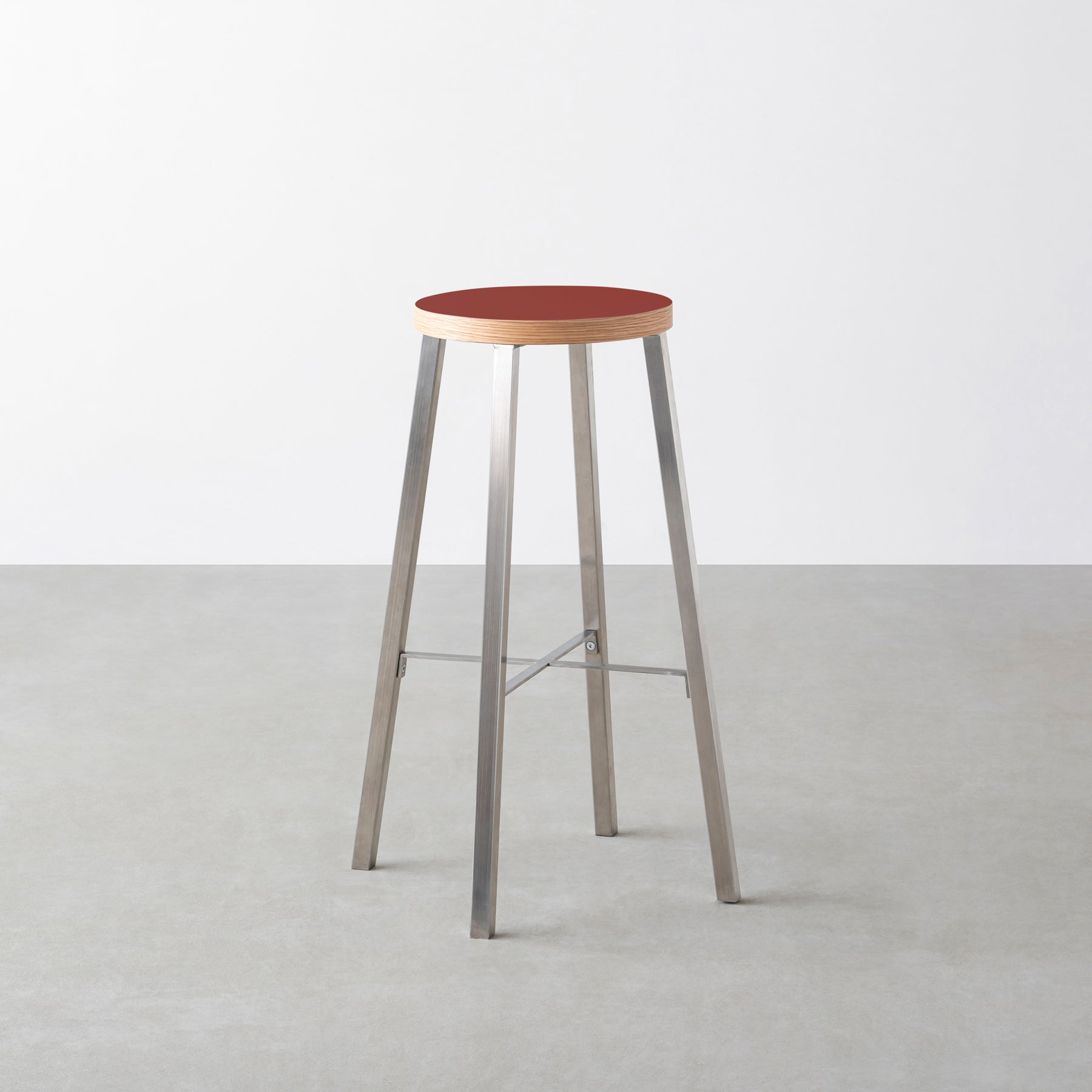 KanademonoのリノリウムSalsa Round座面とステンレスのSlant_Bar脚を合わせたシンプルモダンなHighスツール