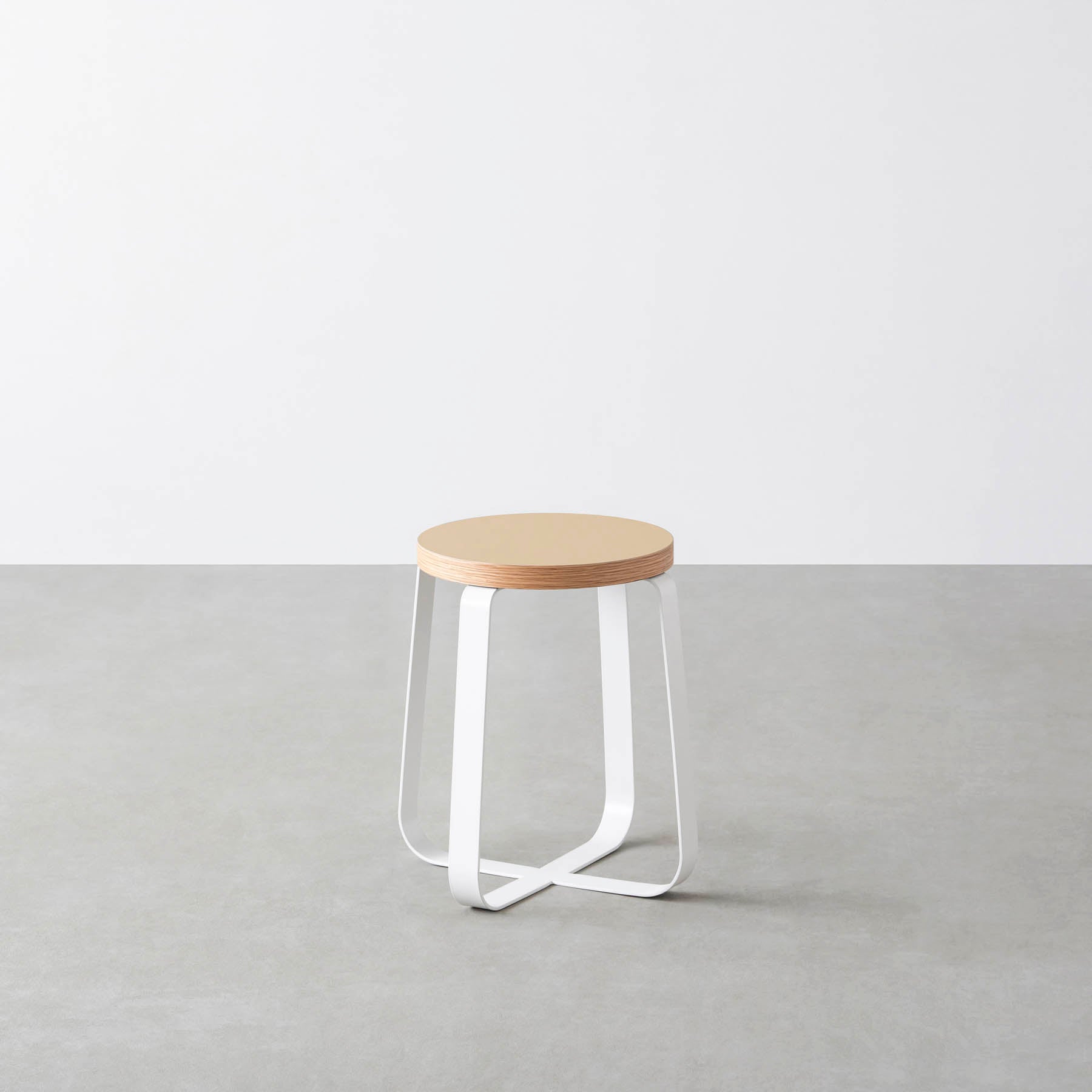 KanademonoのリノリウムLowスツール