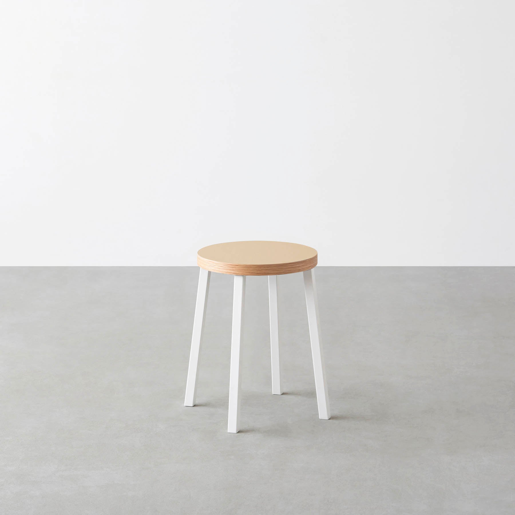 KanademonoのリノリウムLowスツール