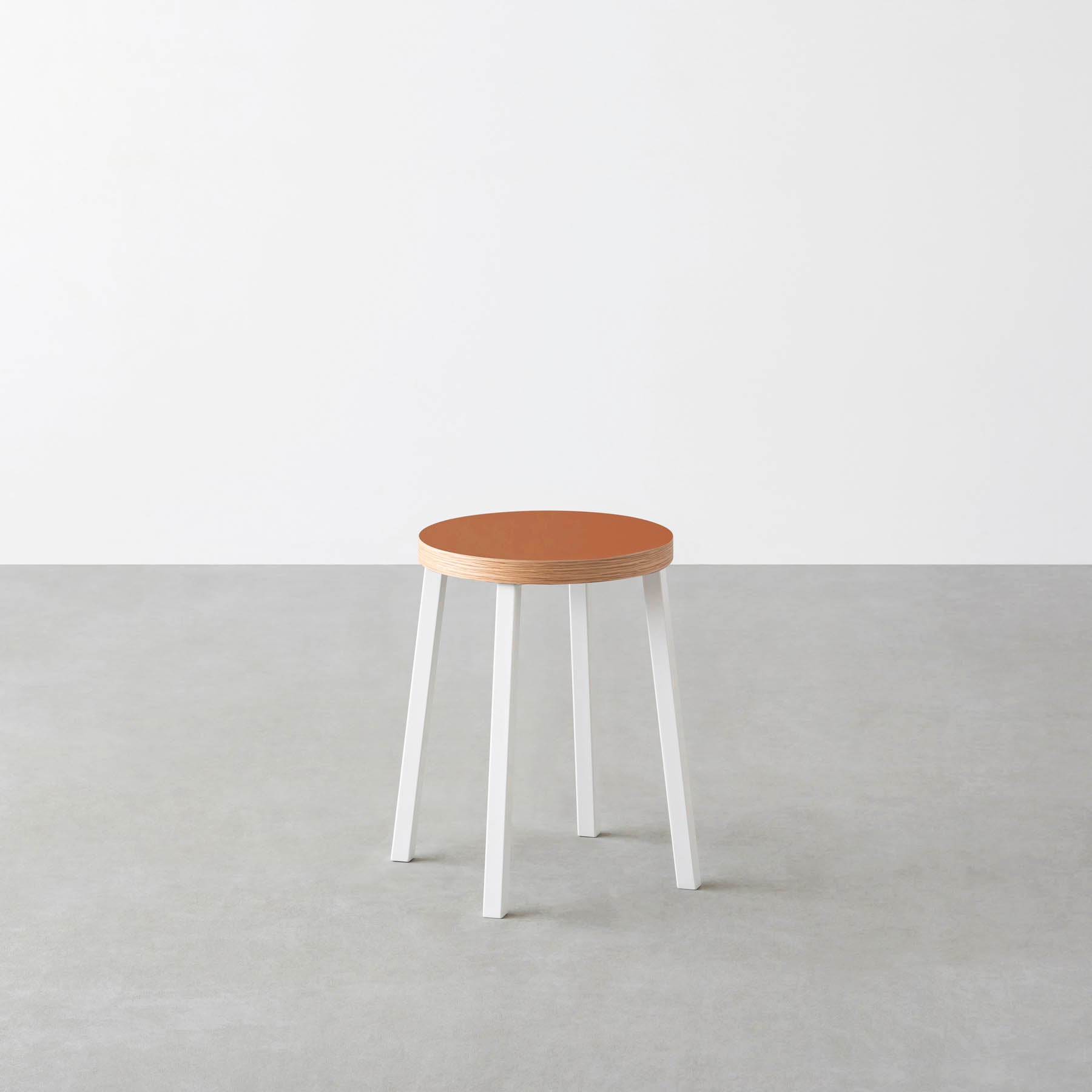 KanademonoのリノリウムLowスツール