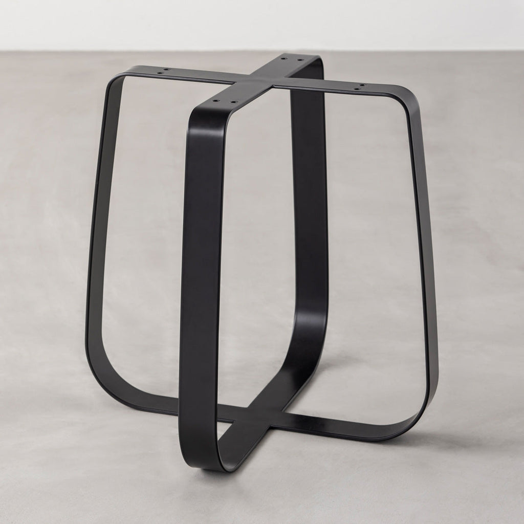 KANADEMONOのラバーウッド アッシュグレーRound座面とブラックのCross Plate脚を合わせたシンプルモダンなスツール（脚）