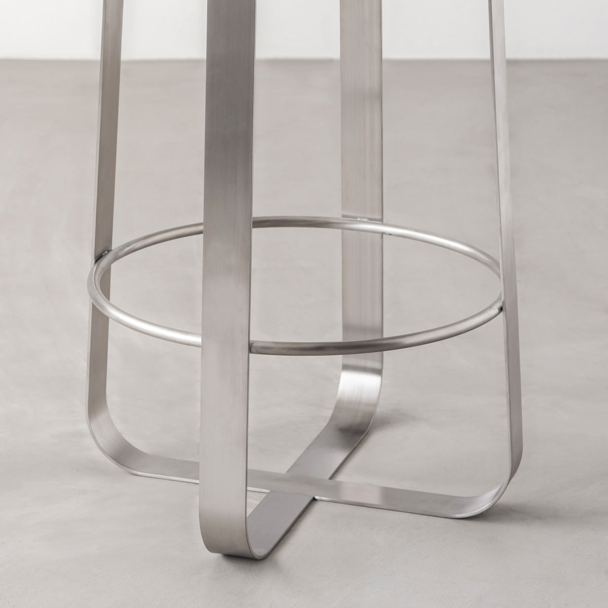 KanademonoのリノリウムPebble Round座面とステンレスのCross_Plate脚を合わせたシンプルモダンなHighスツール（脚）