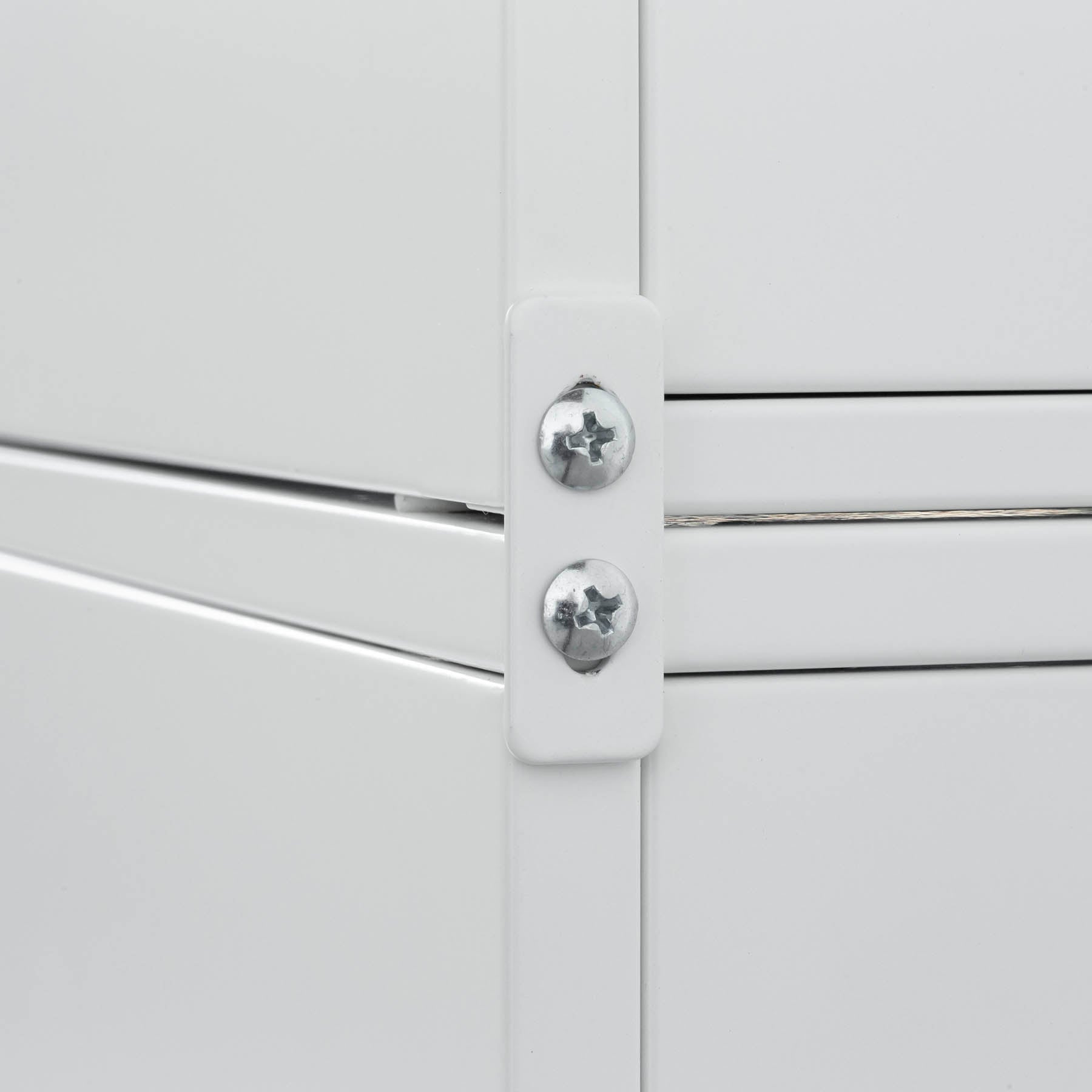 シンプルなブラックのスチール製ロッカーSサイズ