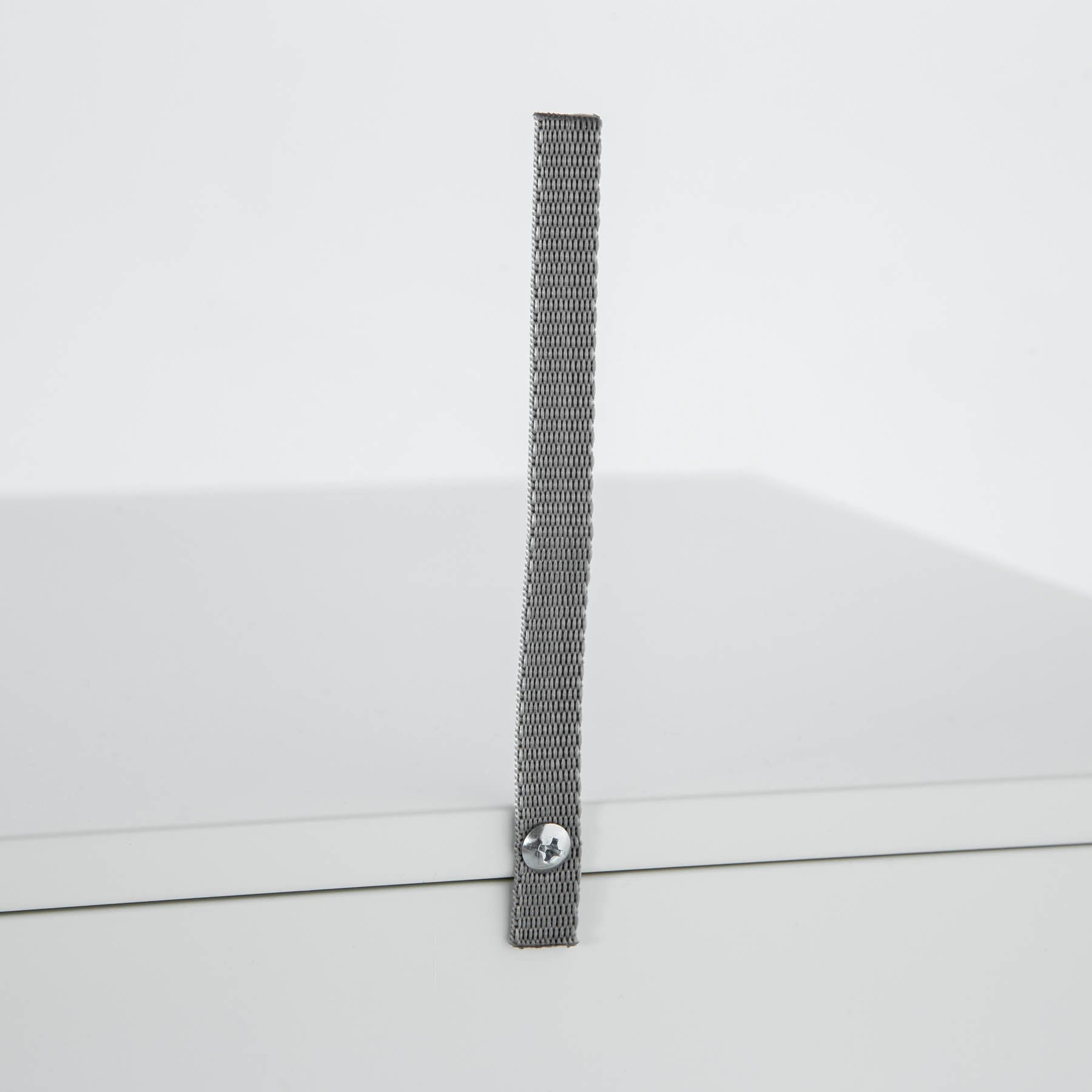 シンプルなブラックのスチール製ロッカーSサイズ