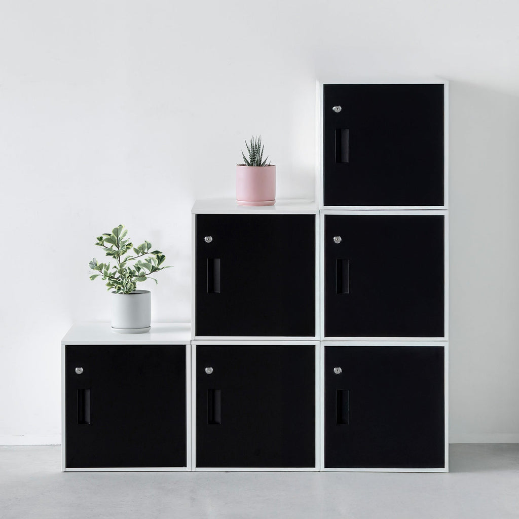 シンプルな スチール製 ロッカー　Sサイズ